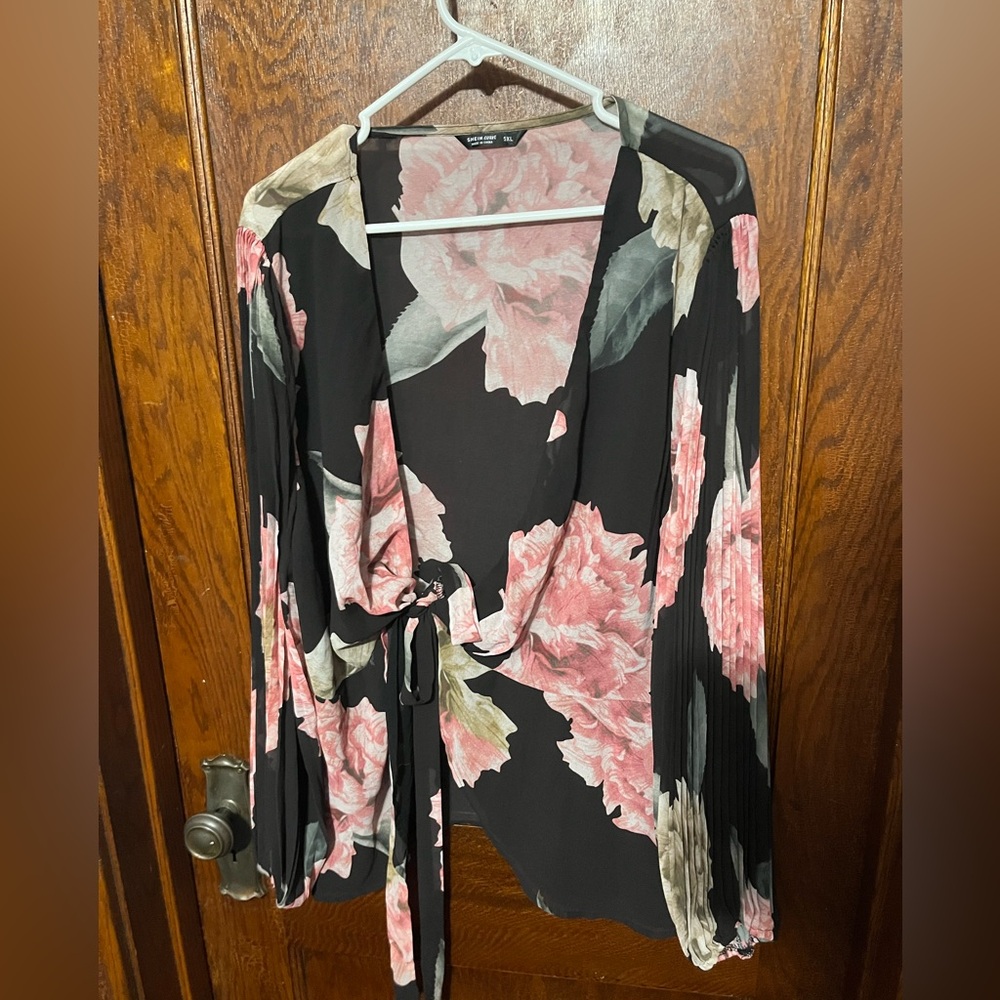 SHEIN floral top with tie size 5x
